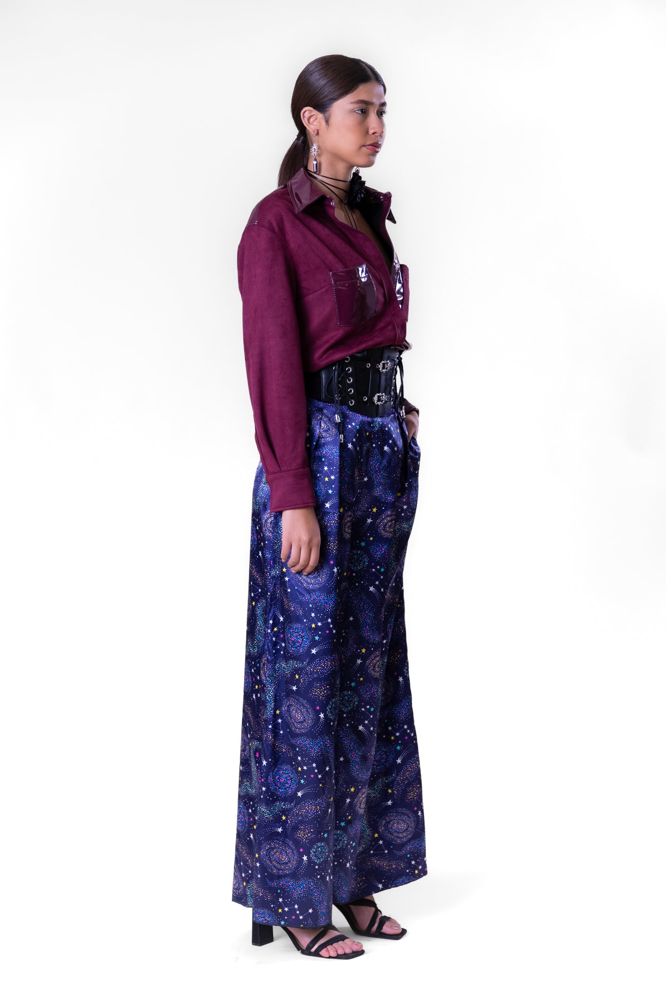 Camisa mezcla de gamuza con charol