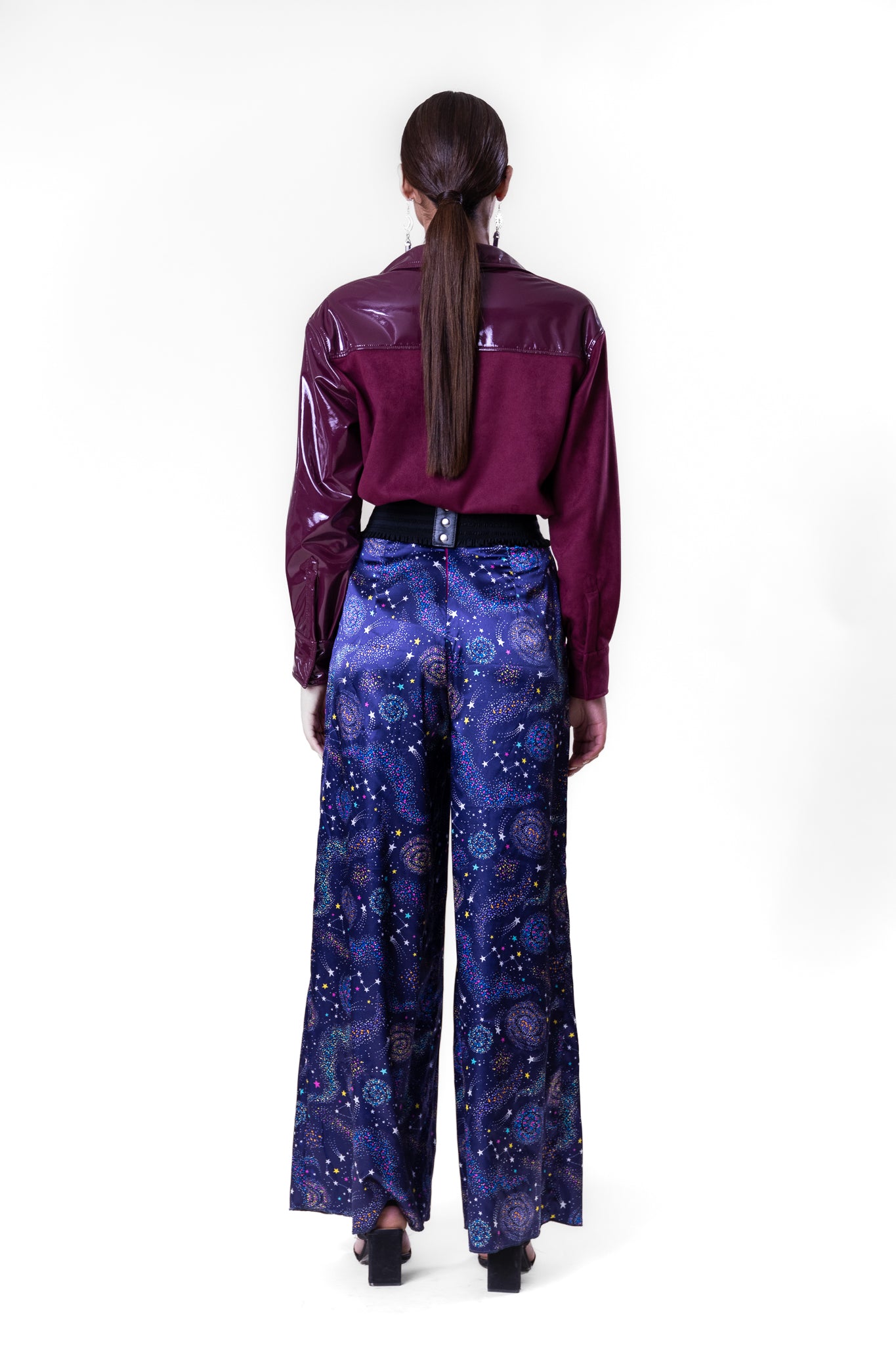 Camisa mezcla de gamuza con charol
