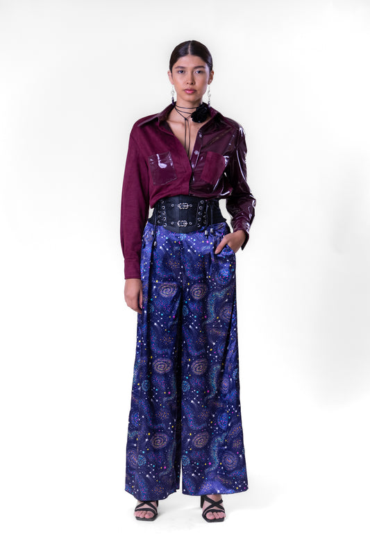 Camisa mezcla de gamuza con charol